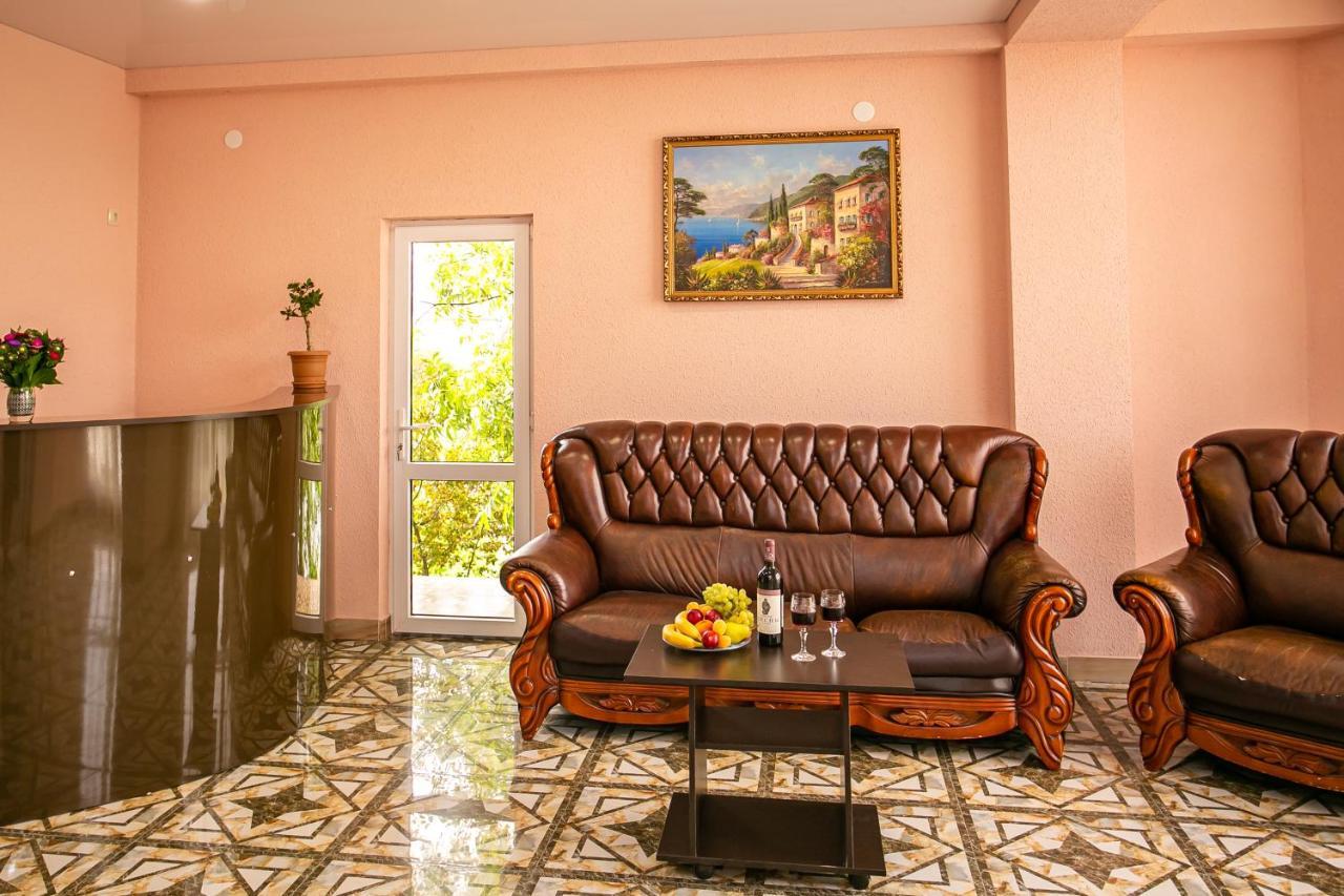 Sanzazila Hotel Gudauta Ngoại thất bức ảnh